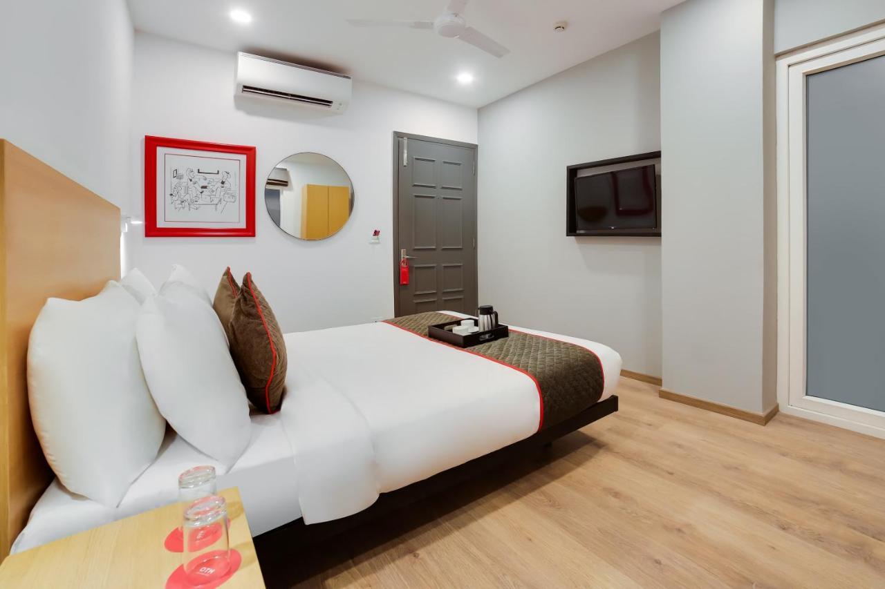 Oyo Townhouse 019 Anand Vihar Hotel Nuova Delhi Esterno foto