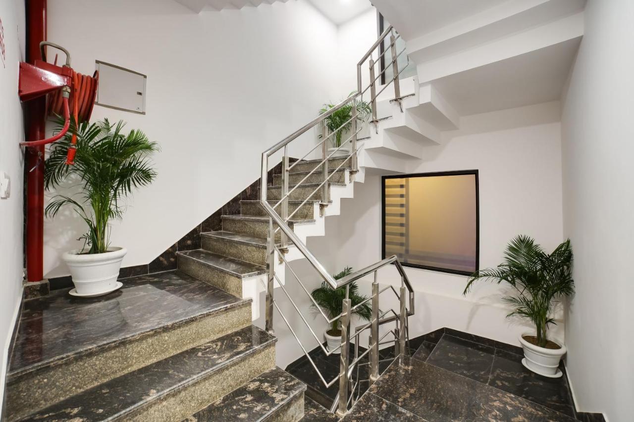 Oyo Townhouse 019 Anand Vihar Hotel Nuova Delhi Esterno foto
