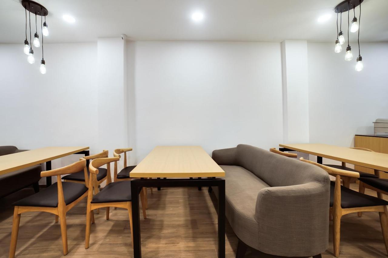 Oyo Townhouse 019 Anand Vihar Hotel Nuova Delhi Esterno foto