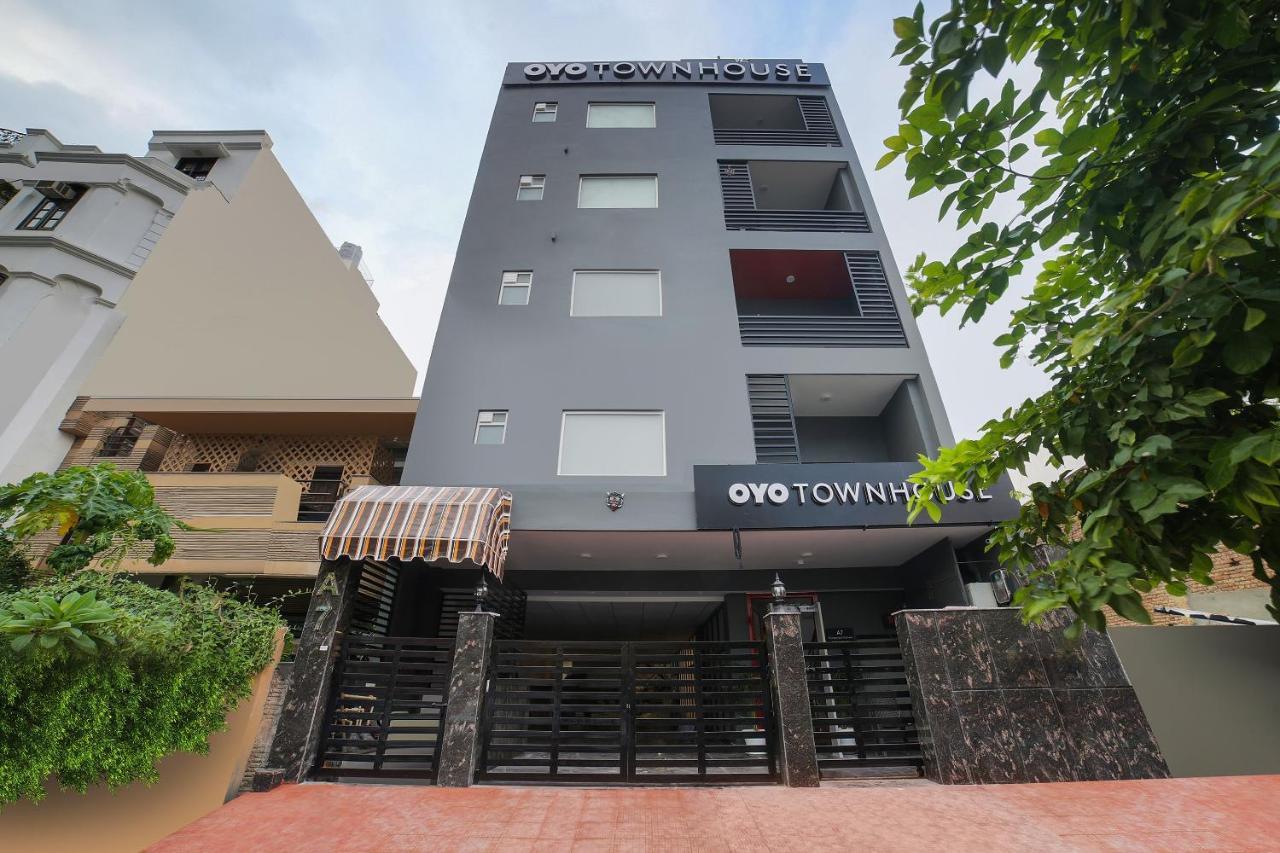 Oyo Townhouse 019 Anand Vihar Hotel Nuova Delhi Esterno foto