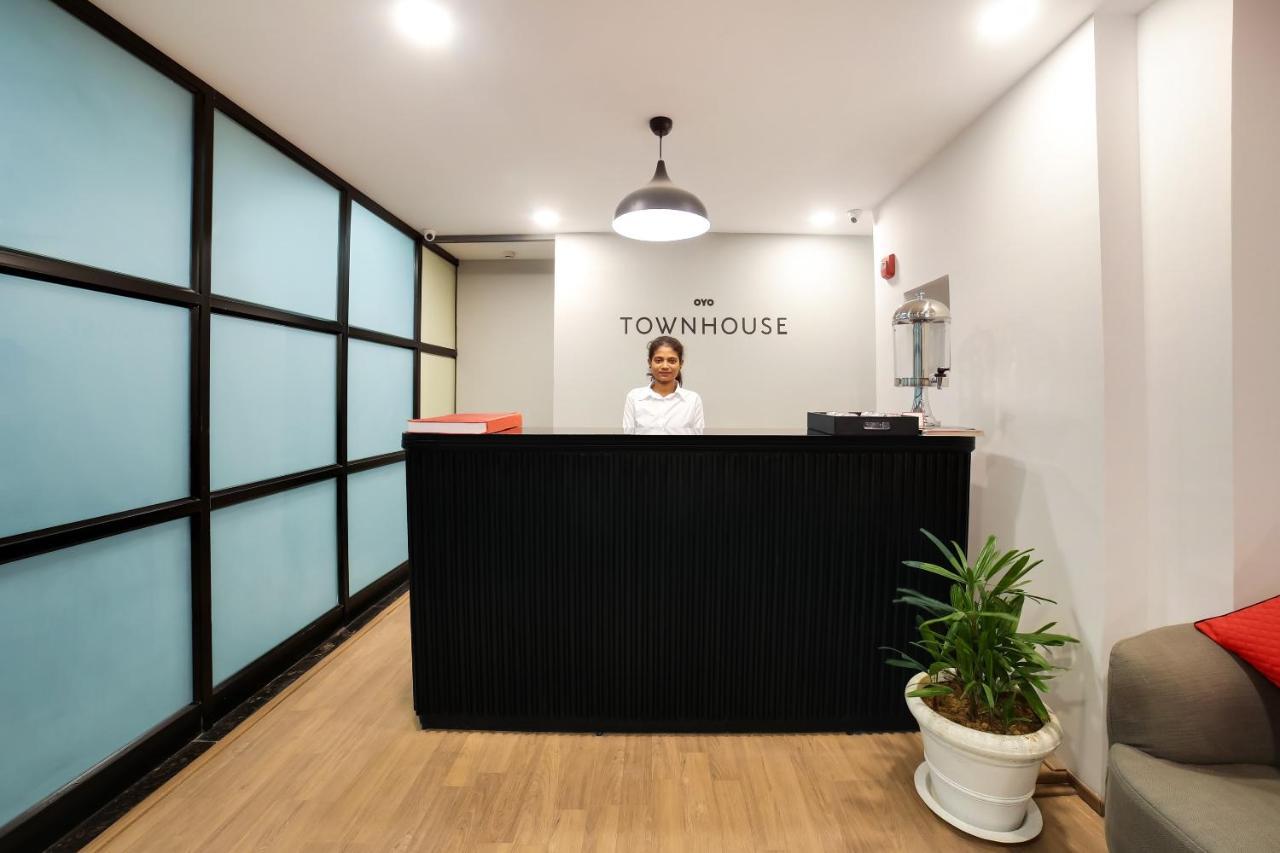 Oyo Townhouse 019 Anand Vihar Hotel Nuova Delhi Esterno foto