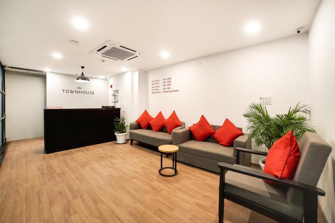 Oyo Townhouse 019 Anand Vihar Hotel Nuova Delhi Esterno foto