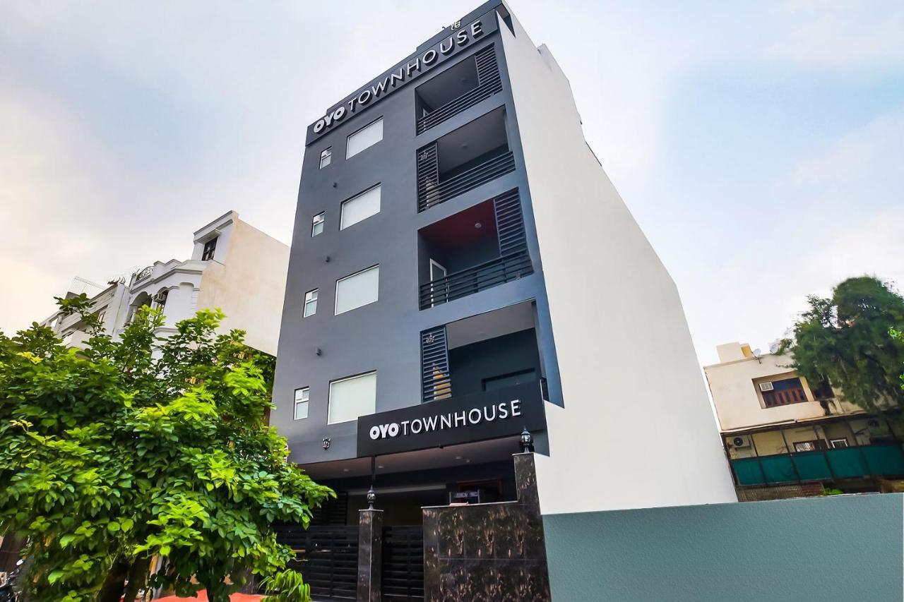 Oyo Townhouse 019 Anand Vihar Hotel Nuova Delhi Esterno foto