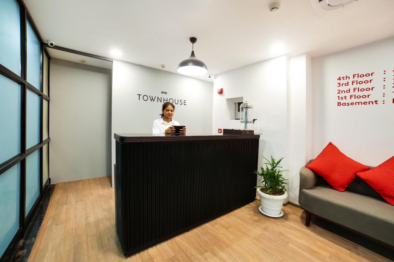 Oyo Townhouse 019 Anand Vihar Hotel Nuova Delhi Esterno foto